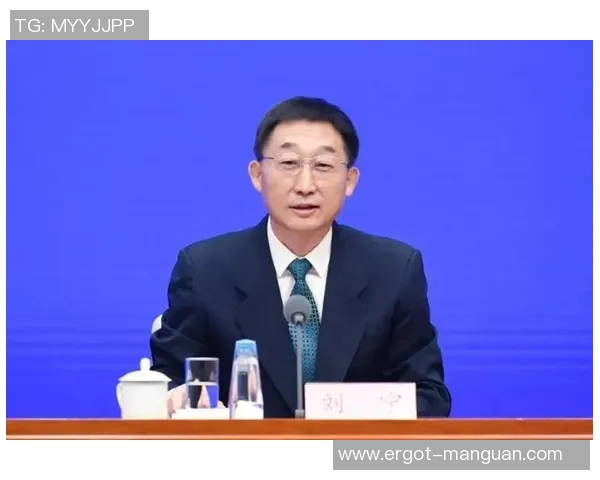 河南省委书记刘宁会晤河南队将士，恭喜河南队勇夺足协杯亚军