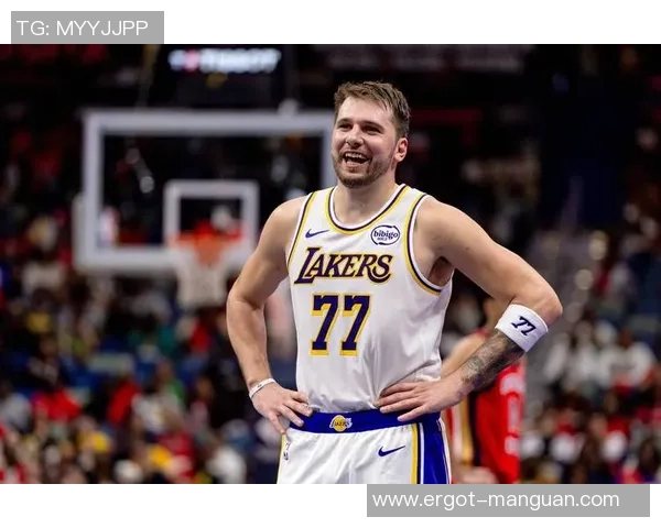 湖人击溃独行侠杯赛全胜 东契奇35+11里夫斯38分